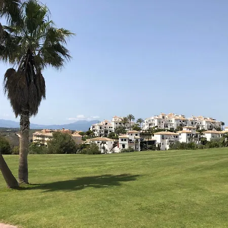 Apartment - Sleeps 4 - Parking - Garden - Pool Apartment *