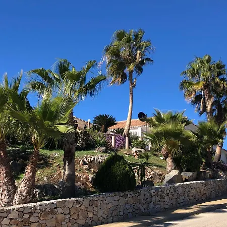 Apartment - Sleeps 4 - Parking - Garden - Pool